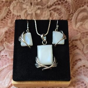 Vintage Taxco Mexico Sterling Silver Mother of Pearl Pendant & Earrings Set